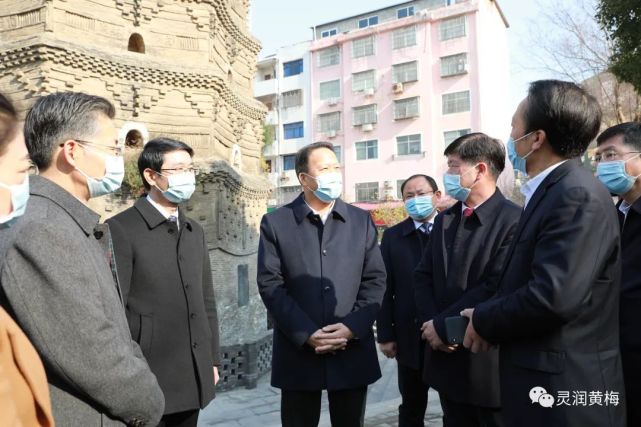 12月30日,省人大常委会副主任刘雪荣率队来我县开展专题工作调研.