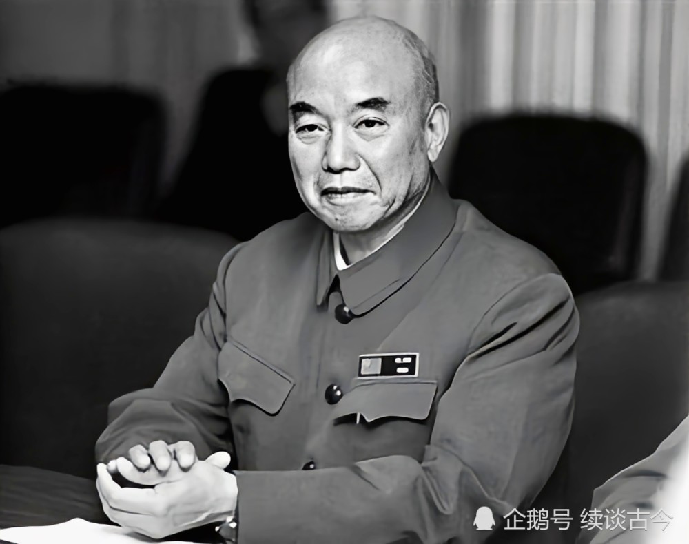 第一位:开国上将萧克,享年102岁.