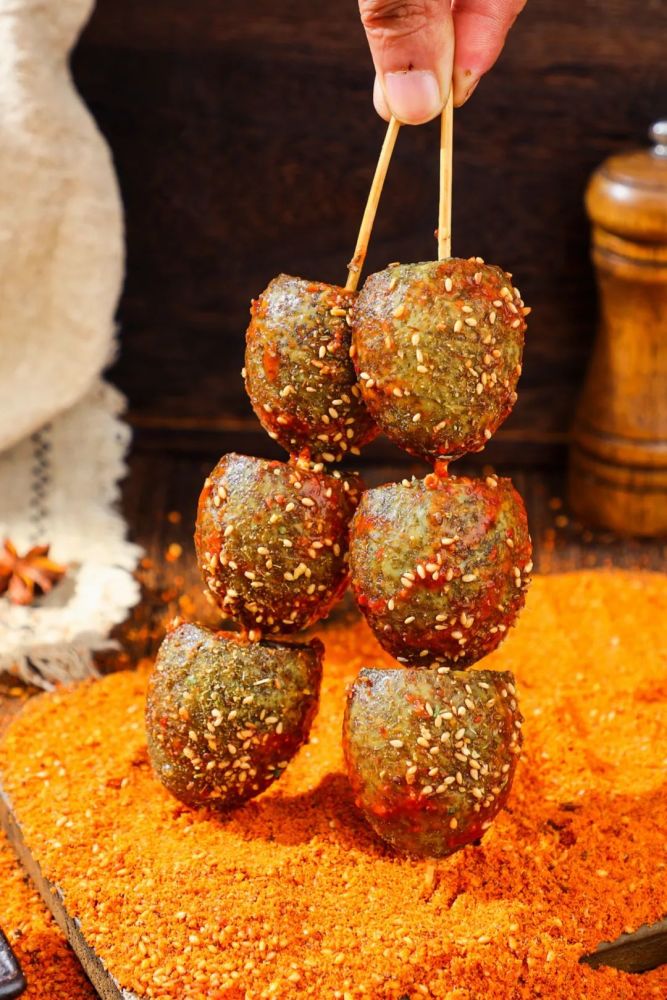 毛蛋是发育中途夭折的鸡仔,如果发育初期便意外失败,则又是东北一大