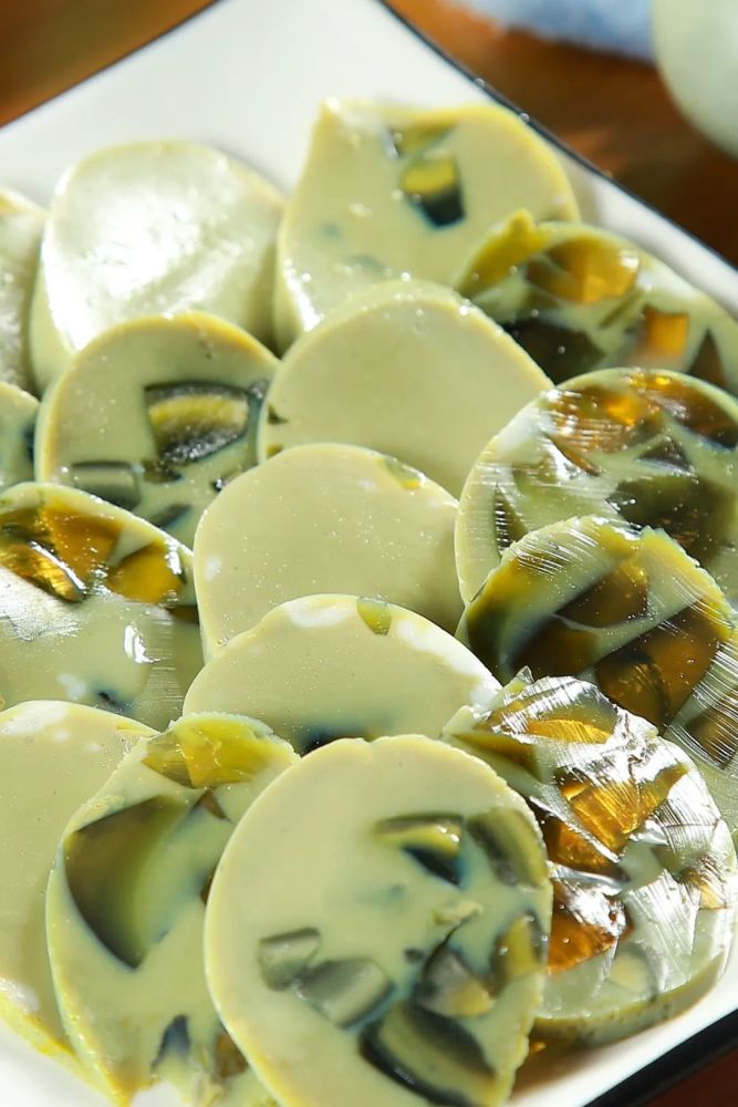 以蛋灌蛋,松花蛋肠美味又独特.