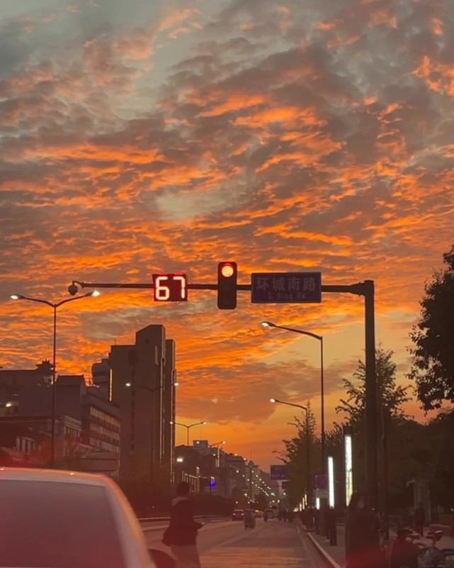 带有夕阳的文案句子有哪些(带有夕阳的文案句子有哪些图片)