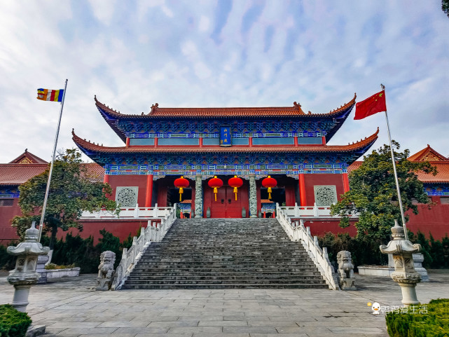 钟鼓楼,流通处,天王殿,弥陀殿,药师殿,东西罗汉堂,大雄宝殿,观音殿