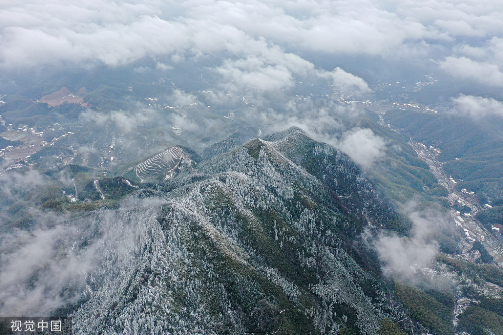 湖南双峰九峰山雪景美