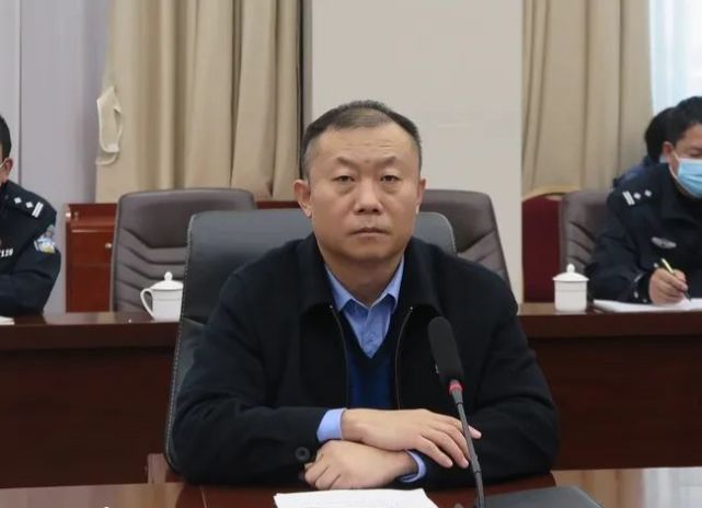 12月30日下午,副市长,公安局长王珏主持召开临清市养犬管理专项整治