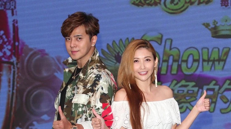 去年,曾有消息指恺乐秘密结婚,嫁给了医生男友,但消息一直没有得到当