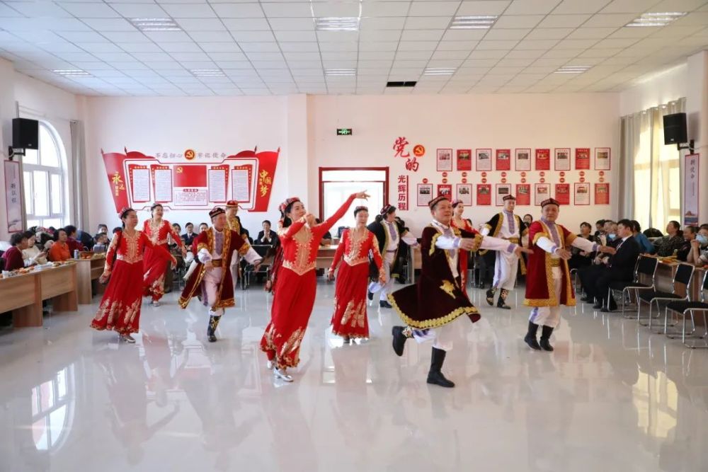 慶元旦塔城市人民檢察院辭舊歲迎新春民族團結一家親聯誼活動情更濃