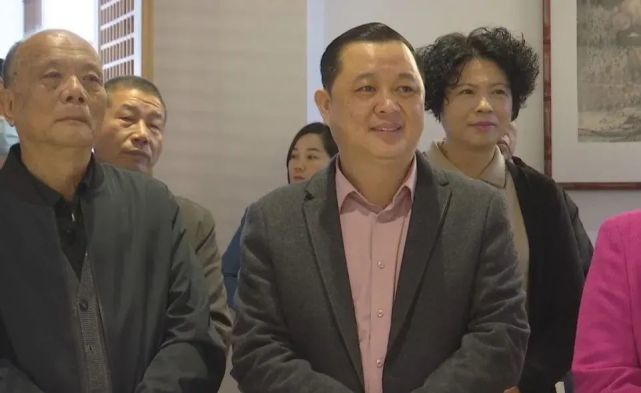 县委常委,统战部部长肖华顺,县海峡两岸茶业交流协会会长王彩云等出席