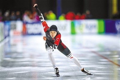 芳塔娜短道速滑起跑图片