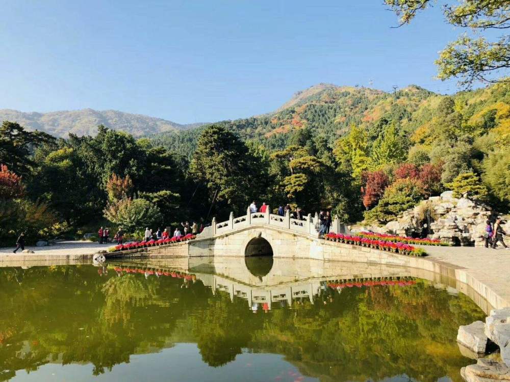 香山公園東門有一對謎樣的懸掌獅子這是怎麼一回事