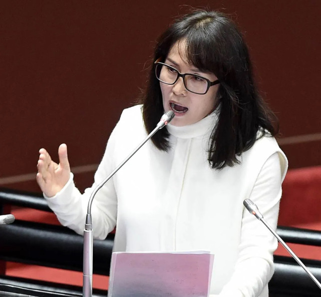 绿营高官暗讽台湾少数民族落后高金素梅霸气回应