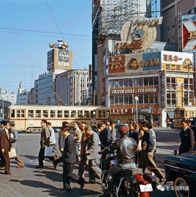 上世纪60年代初期国外大城市的街景