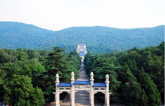 图 | 中山陵后来不知是谁"走漏了风声",许世友得知了孙穗英想要参观