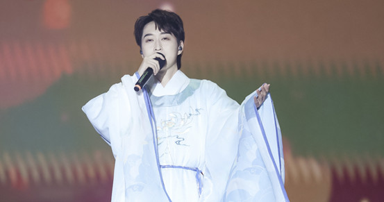 【图:李常超】【图:音频怪物】"歌以叙志,舞以宣情;然后文之以采章,照