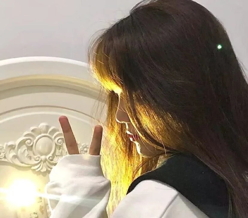 星星代替我对你眨眼女生头像精选