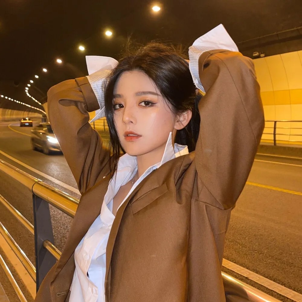 绝美冷艳女生头像