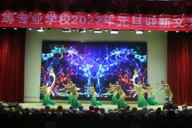 《我是演员之武侠剧》教师节目《万疆》合唱《萱草花》晚会中场,罗昭