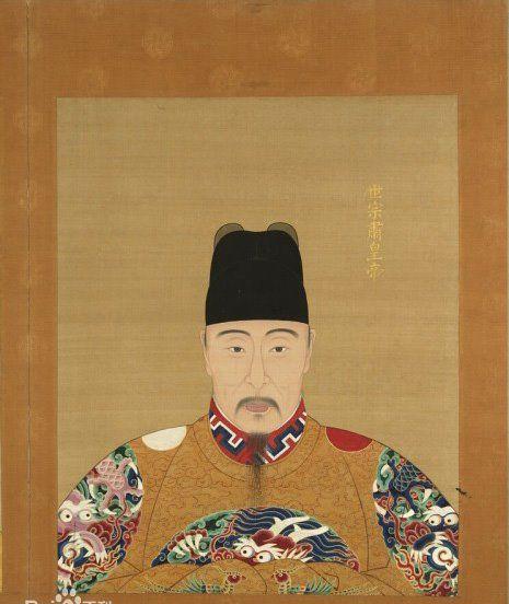 嘉靖皇帝即位时很自卑为龙袍闷闷不乐首辅一句话让他喜笑颜开