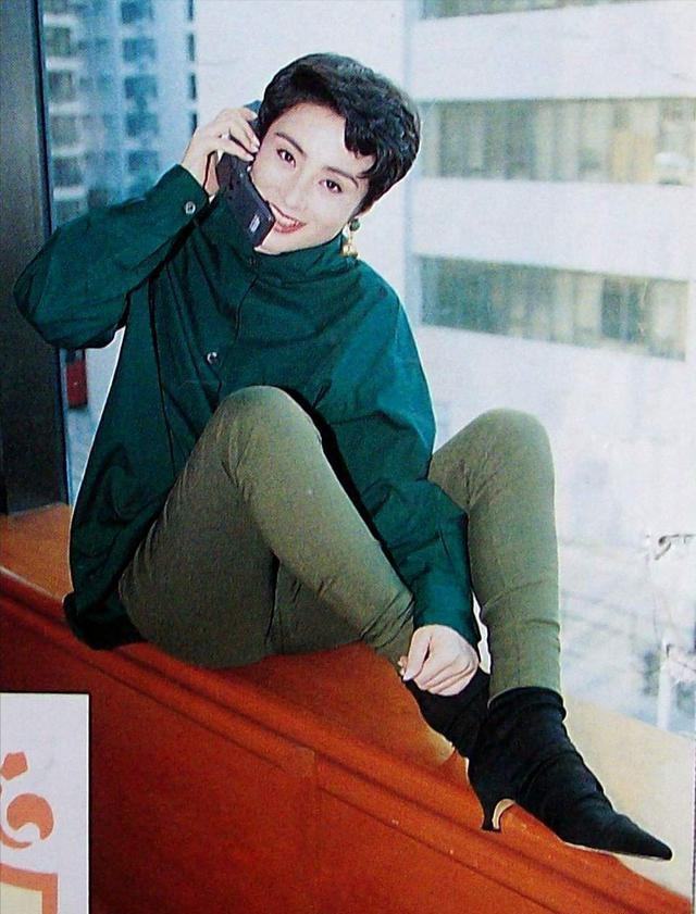 一代女神赵敏张敏年轻时港风穿搭新潮又气质看完发现她真迷人