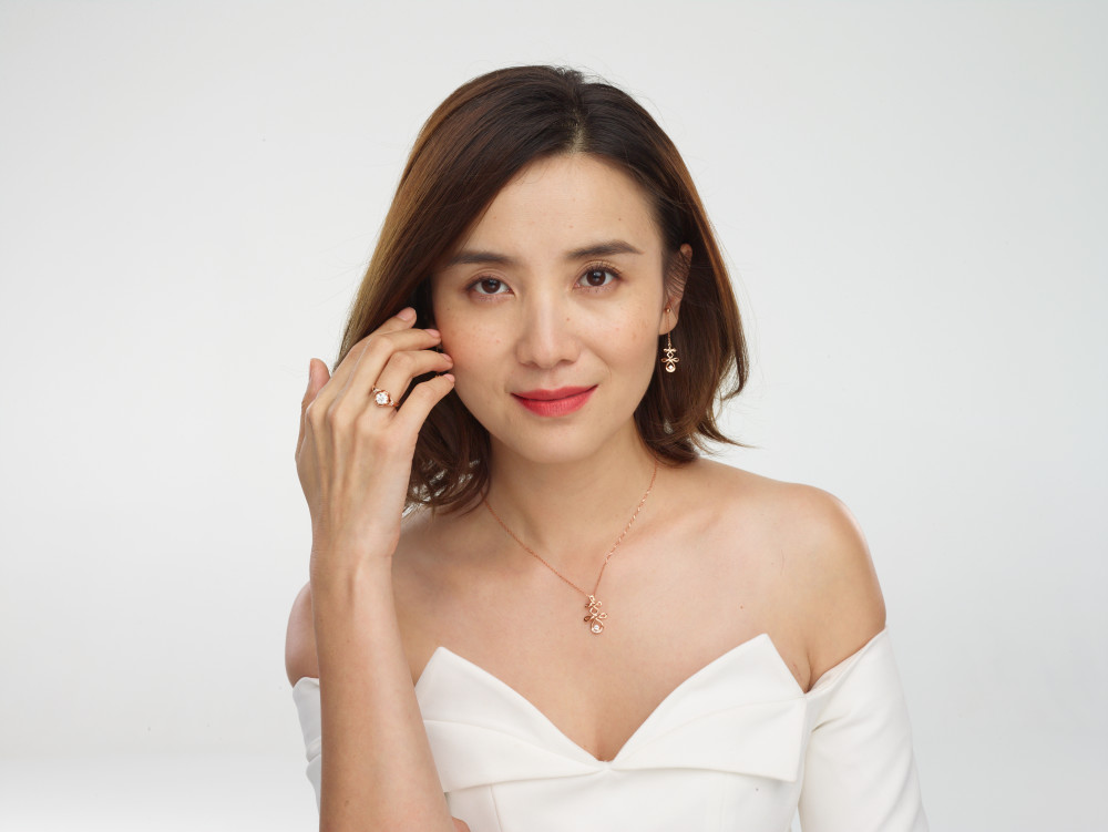 宋佳棚拍未修超清图生图白衣美照