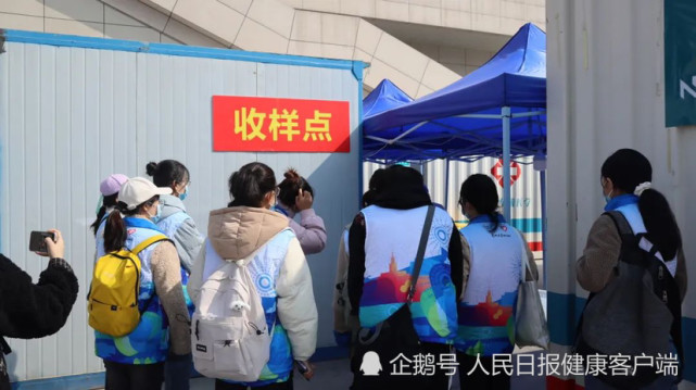 这是医护工作者们走过的2021