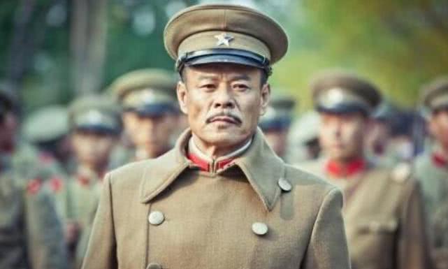 此人就是马玉仁,笔者先来说说土匪马玉仁,他是江苏盐城人,小时候上过