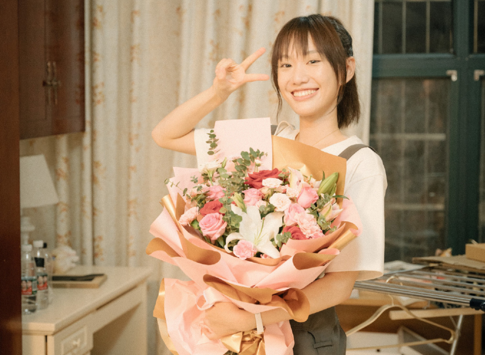 闫妮的女儿邹元清6岁父母离异妈妈鼓励我一定要相信爱情