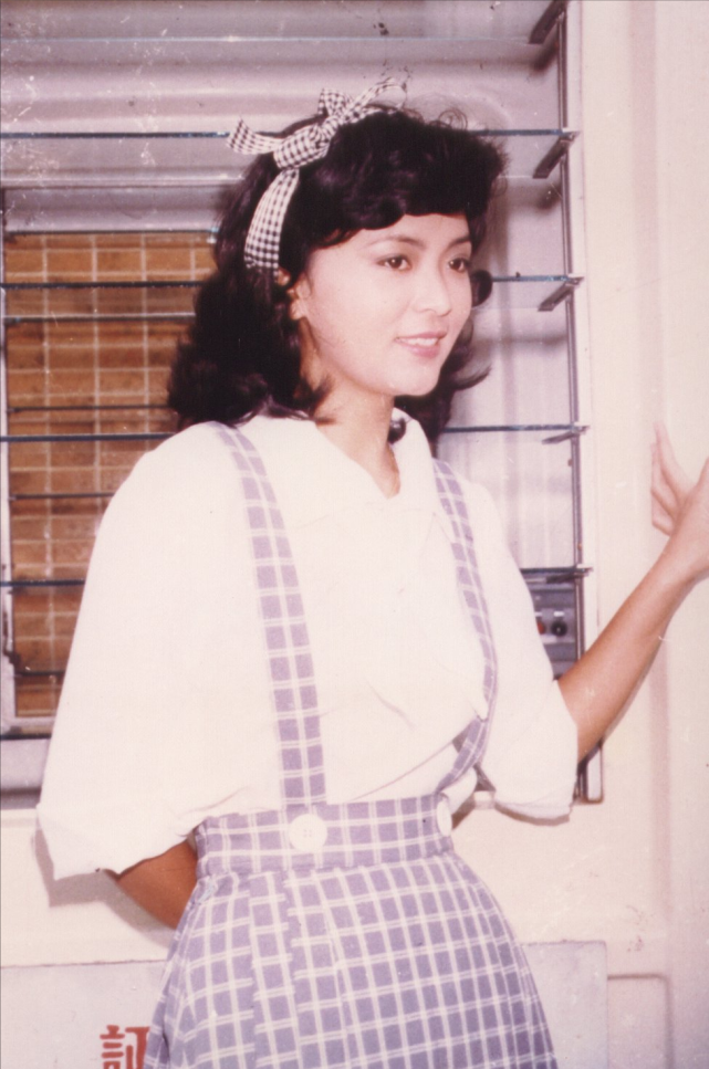 《上海滩》播出42年,8位演员境况悬殊巨大,有人去世,有人出家