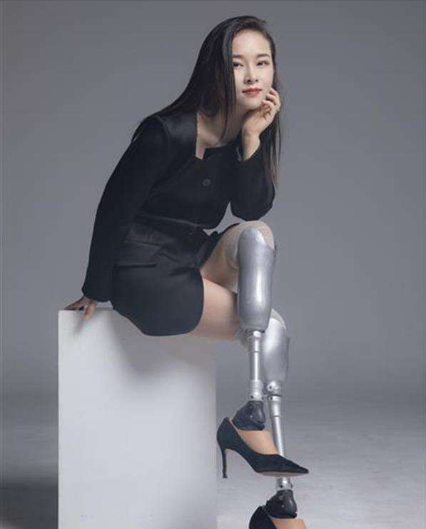 断肢舞者廖智:地震丧女截肢遭抛弃,后嫁华裔学霸,舞出开挂人生_腾讯