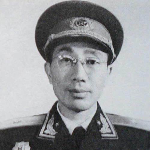 这位开国少将被捕后,妻子跟他一起坐牢,后来妻子活了101岁|秦化龙