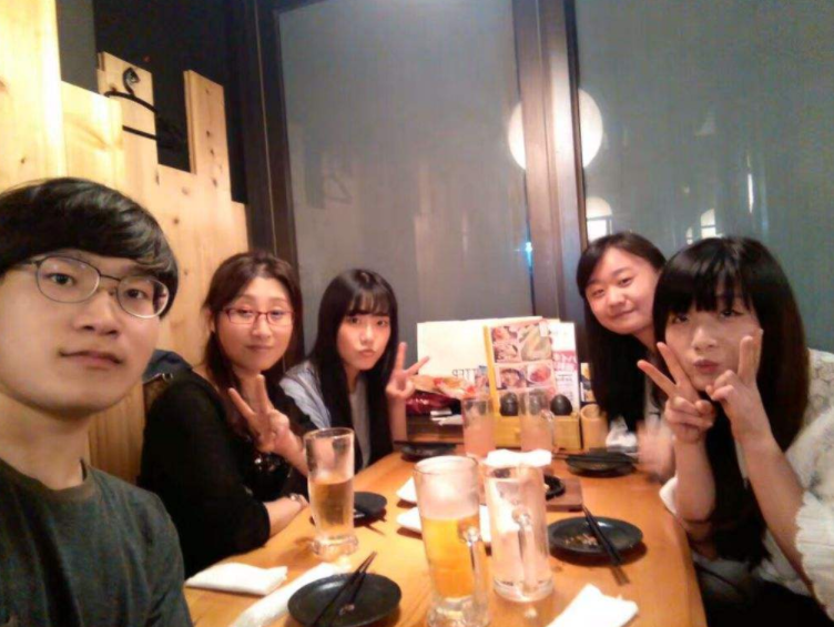 同学聚会何时变了味聚会场面十分辣眼网友直呼不忍直视