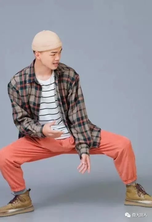 2020年参加央视《开门大吉》录制;同年6月,发布了首张个人录音室专辑