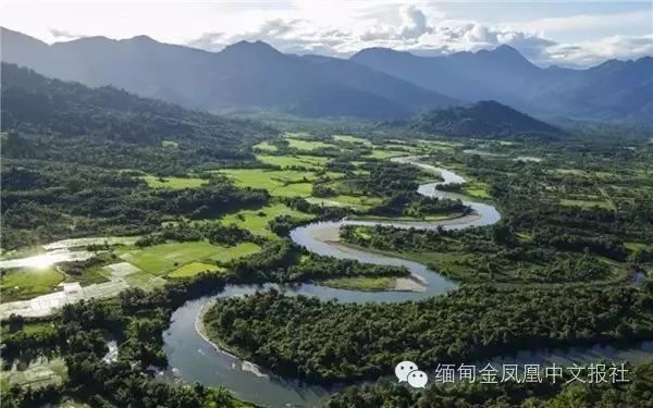 khakaborazi,是喜马拉雅山脉的一座山峰,位于缅甸北部克钦邦葡萄县内