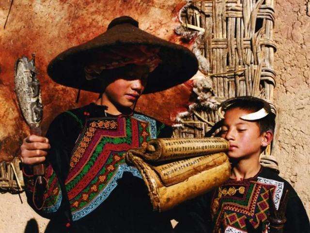 彝族人祖先图片图片