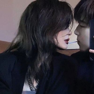 ins情侣头像见一面吧在冬天在我浪漫的18岁