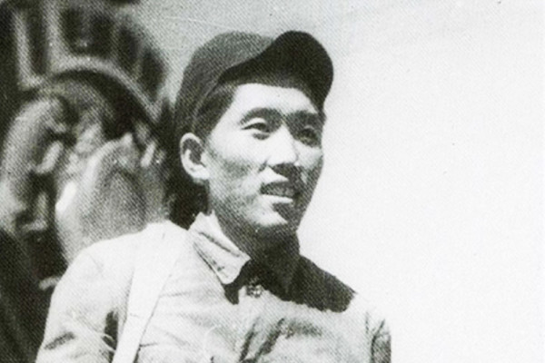 毛主席亲笔签名的《毛选》，世上只有唯一一本，拥有者是什么人？_腾讯新闻