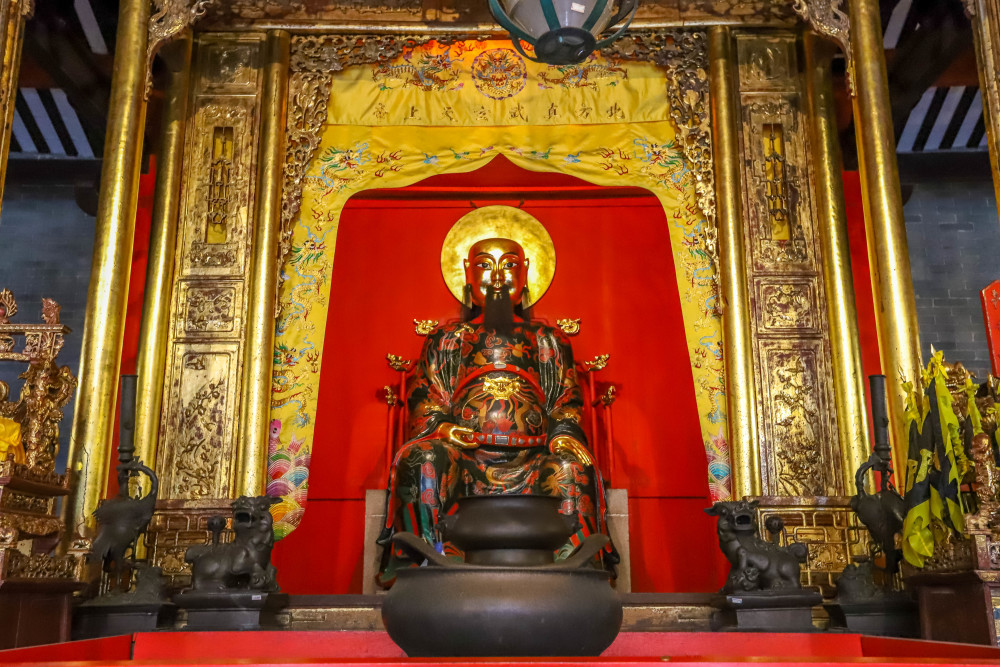 祖庙堪称"东方艺术之宫",里面的古建筑群为岭南最地区三大最具代表性