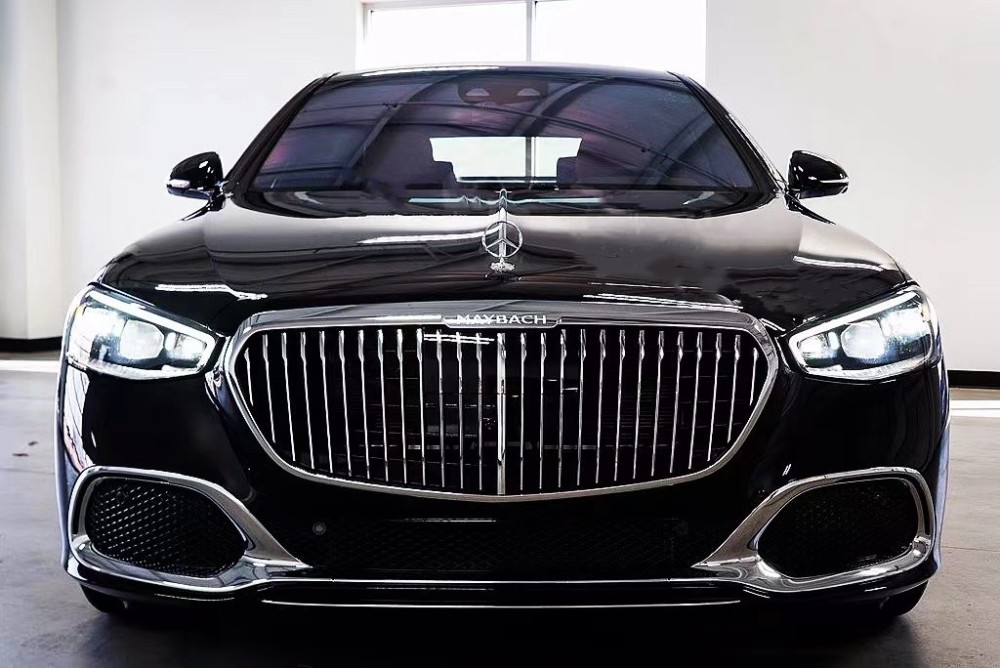 2022款迈巴赫s580抵达国内梦幻内饰豪华四座加价超60万