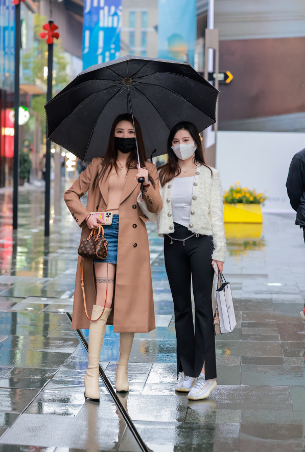 真实的成都街拍长这样,风格百变花样百出,寒冬腊月也有时髦感
