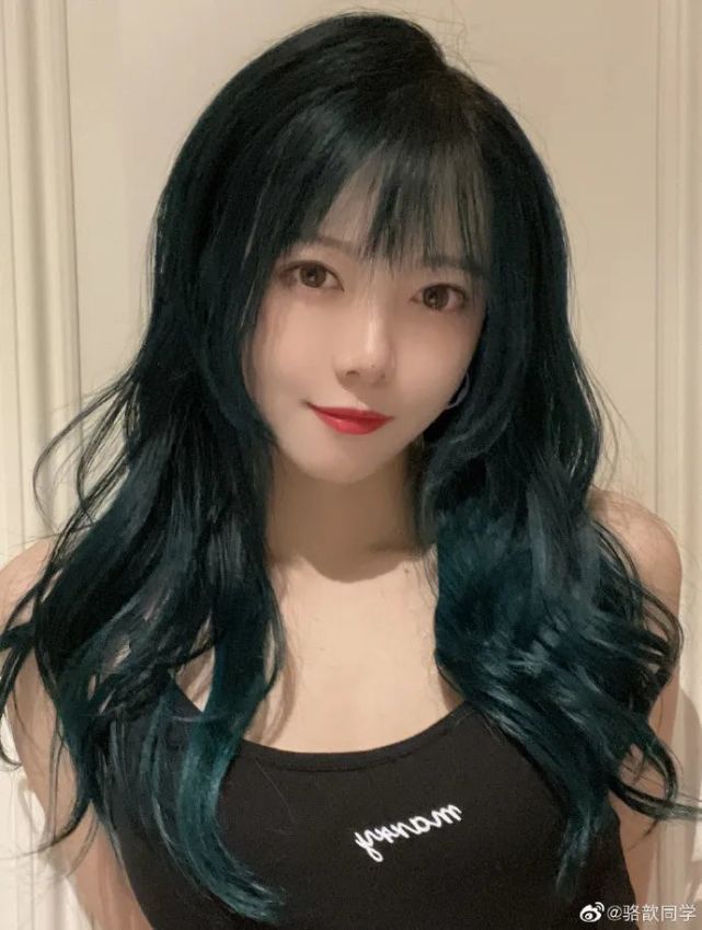 每日一撸uzi训练赛把对手打哭敬业韩援隔离不忘学中文