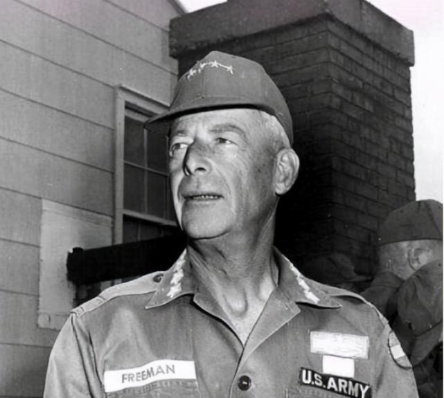 第二次战役期间,弗里曼的23团在鱼龙浦和志愿军40军第359团作战,11月