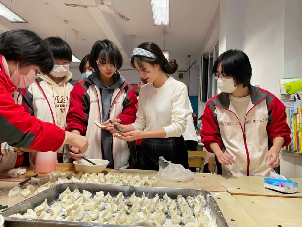 辛集中学举办2022年元旦联欢活动