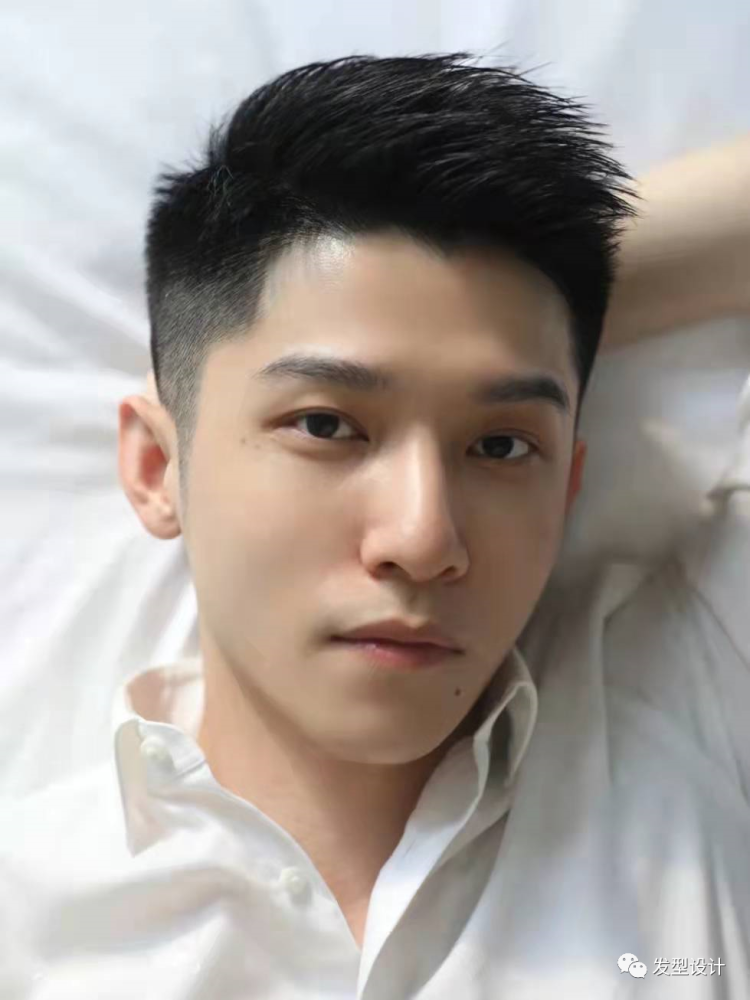 约会第一帅男生短发哈哈