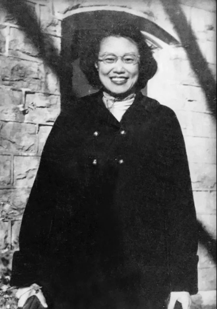 曾在南京读中学郑敏先生原本姓王其中曹辛之,辛笛,陈敬容,郑敏,唐祈