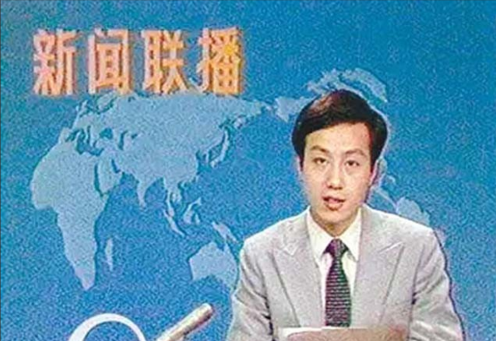 国脸罗京坚守岗位26年患病时担任奥运会火炬手至今让人怀念