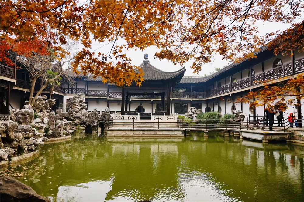 洞门扬州园林的围墙常设洞门,洞门仅有门框而没有门扇,便于游人通行
