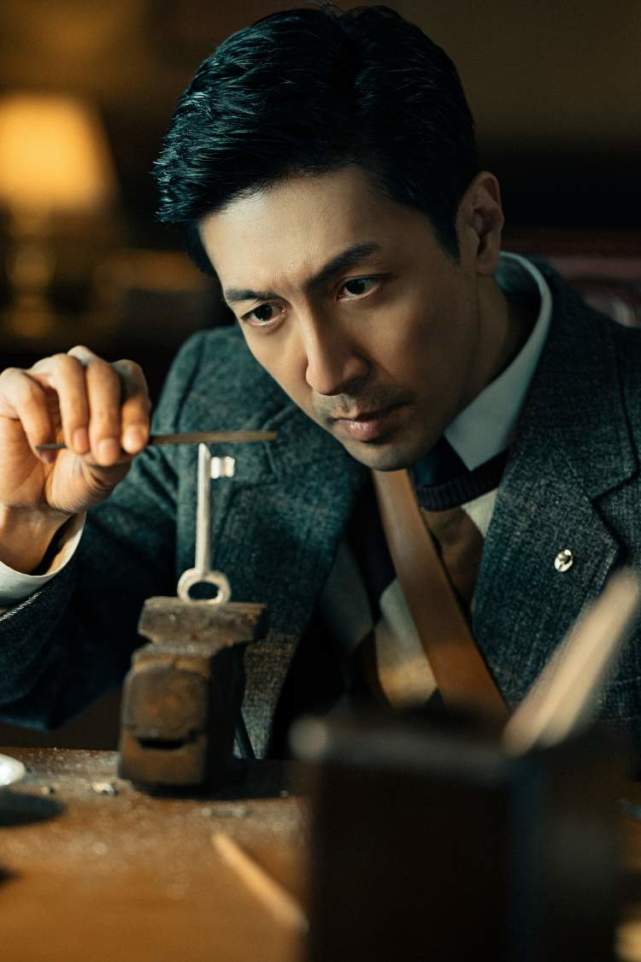 《前行者》将登新闻综合频道,张鲁一聂远上演"猫鼠游戏"