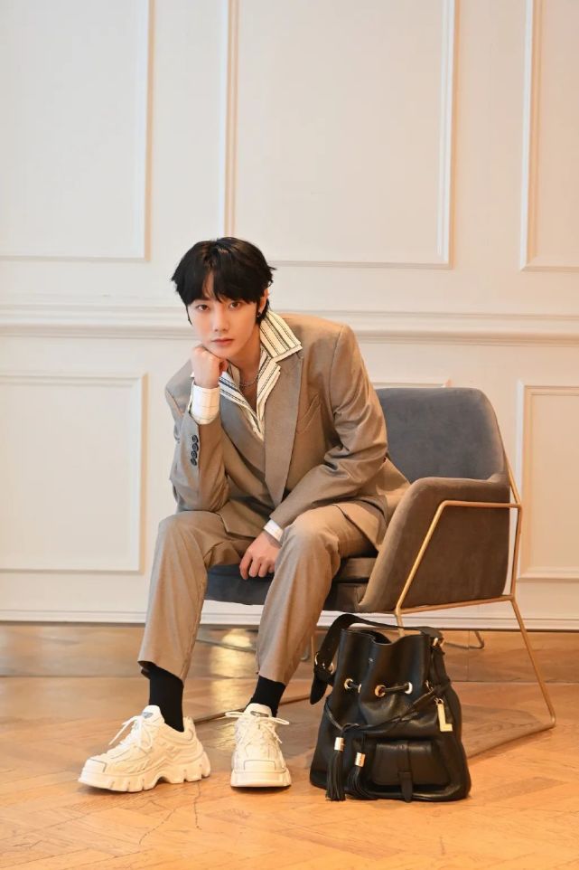 碰福利|送【刘也】签名照