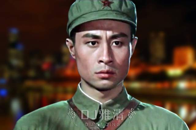 王心刚90岁了老艺术家近照曝光精神矍铄更添儒雅昔日男神依然帅气