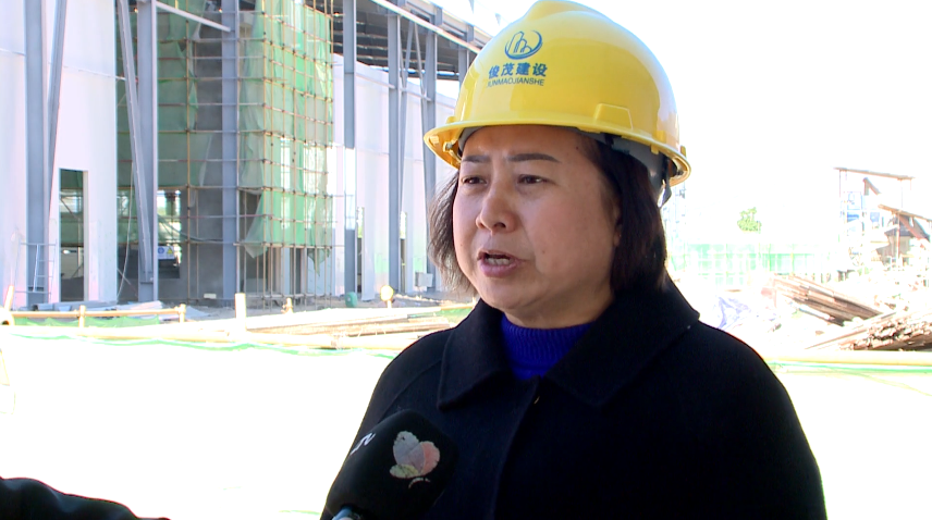 宾川县宾杰农副产品有限公司董事长 张冬梅通过打冷,保鲜,然后粗加工