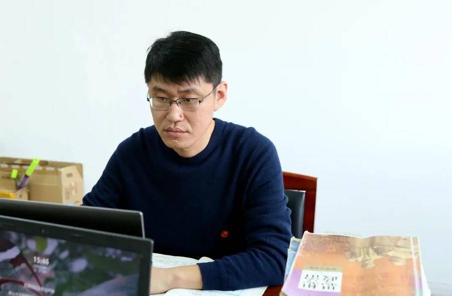 育桃李芬芳,谱生活馨香——记烟台开发区高级中学王洪涛老师_腾讯新闻